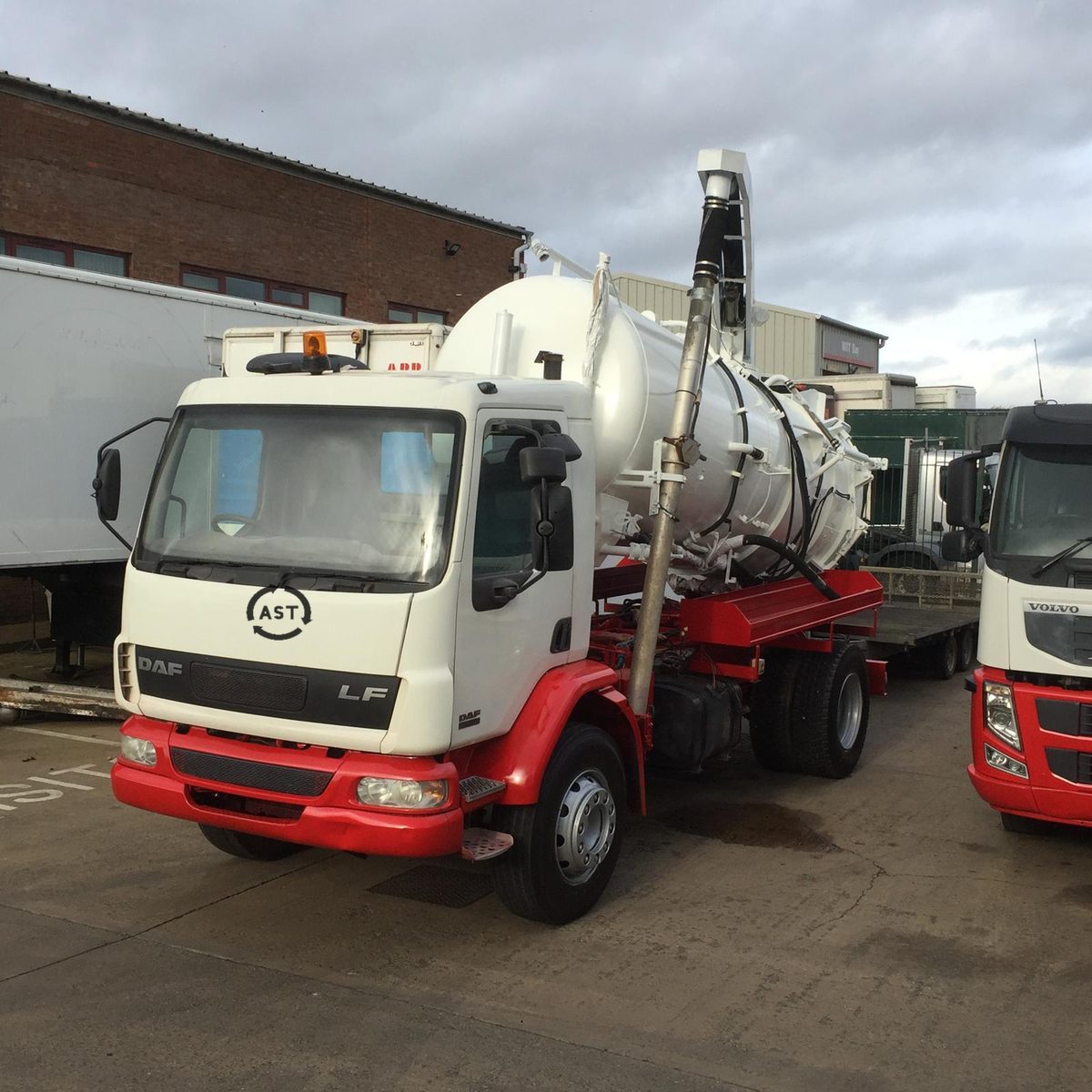 DAF jet-vac unit with hose reel